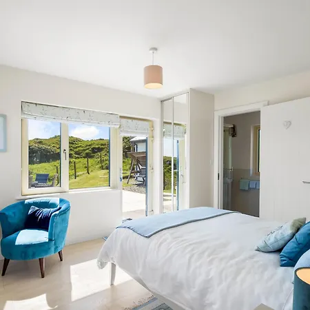 Mannin Bay House *