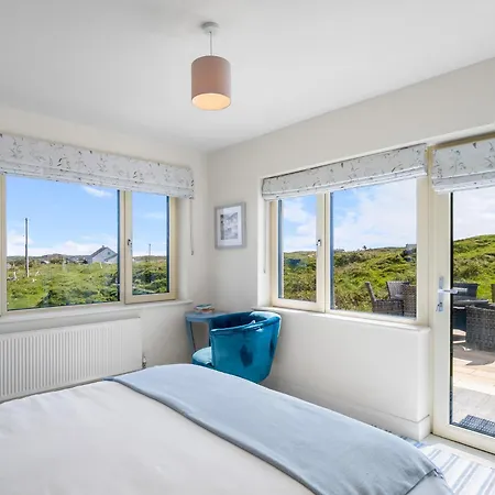 Mannin Bay House