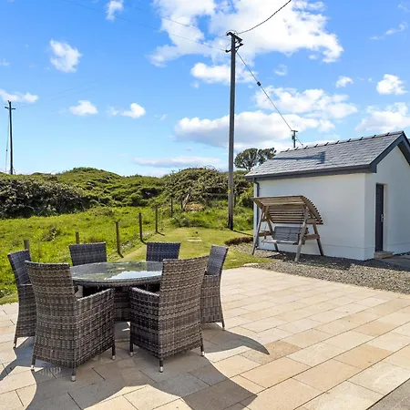 Mannin Bay House *