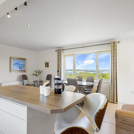 Feriehus Mannin Bay House *